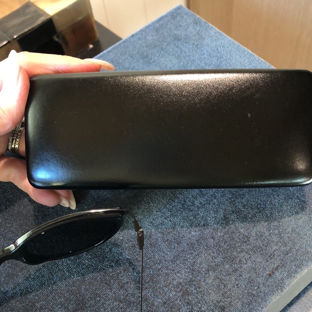 Ralph Lauren womens semi cat eye black frame sunglasses with hard case like new - Picture 7 of 8